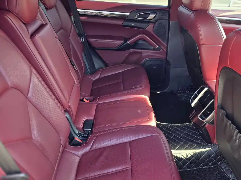 Cayenne 2014 Platinum Edition 3.0T