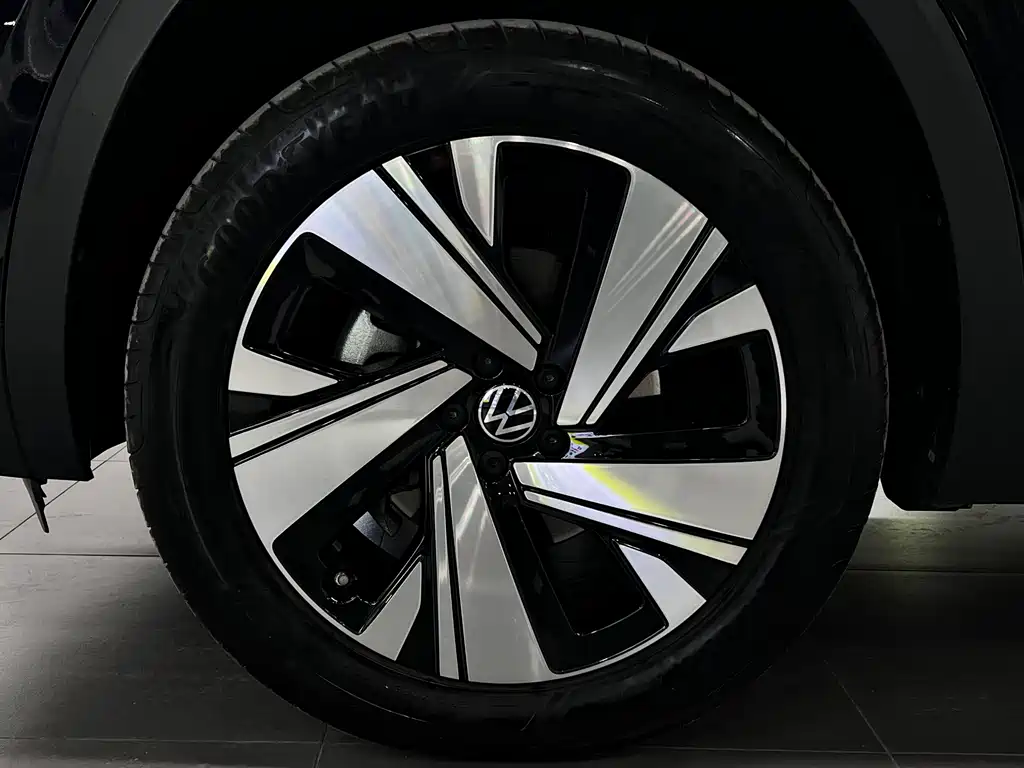 Tongyi Qianwen 2023 model 380TSI 4x4尊崇豪华版