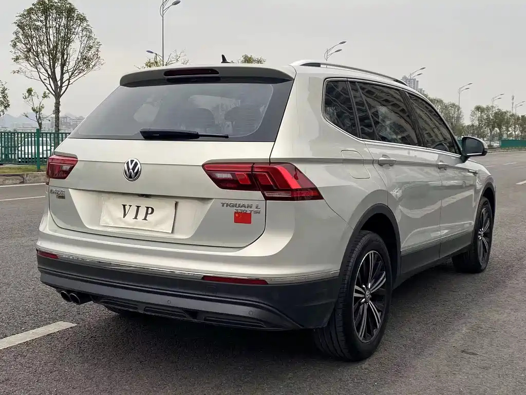Tiguan L 2019 330 TSI Automatic Two-wheel Drive Panoramic Comfort Edition National VI