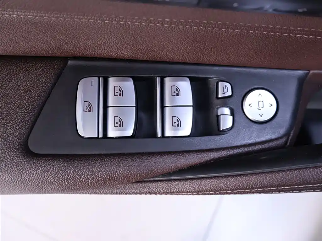 BMW 5 Series 2021 530Li Leading Edition Luxury Package