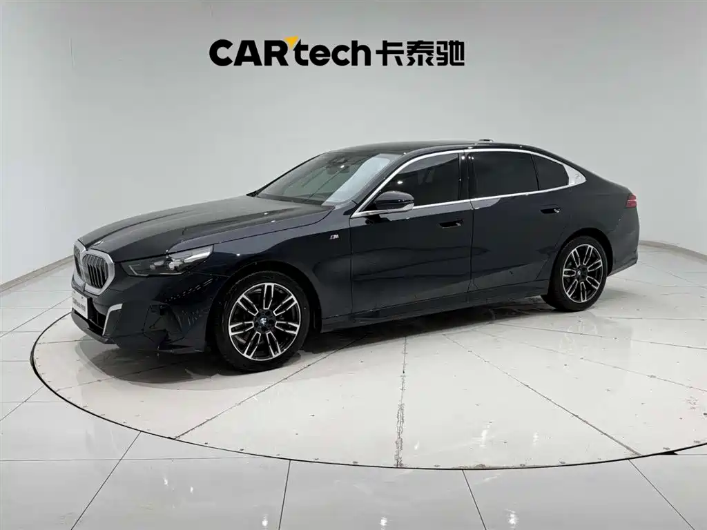 BMW 5 Series 2025 525Li M Sport Package