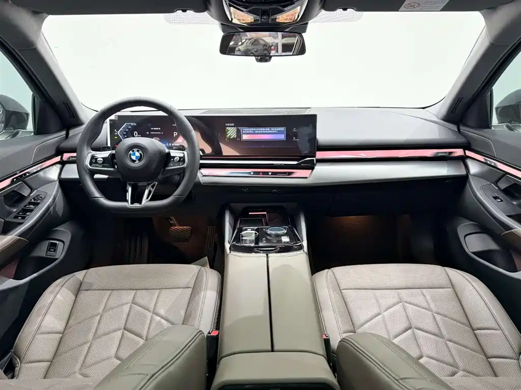 BMW 5 Series 2025 525Li M Sport Package