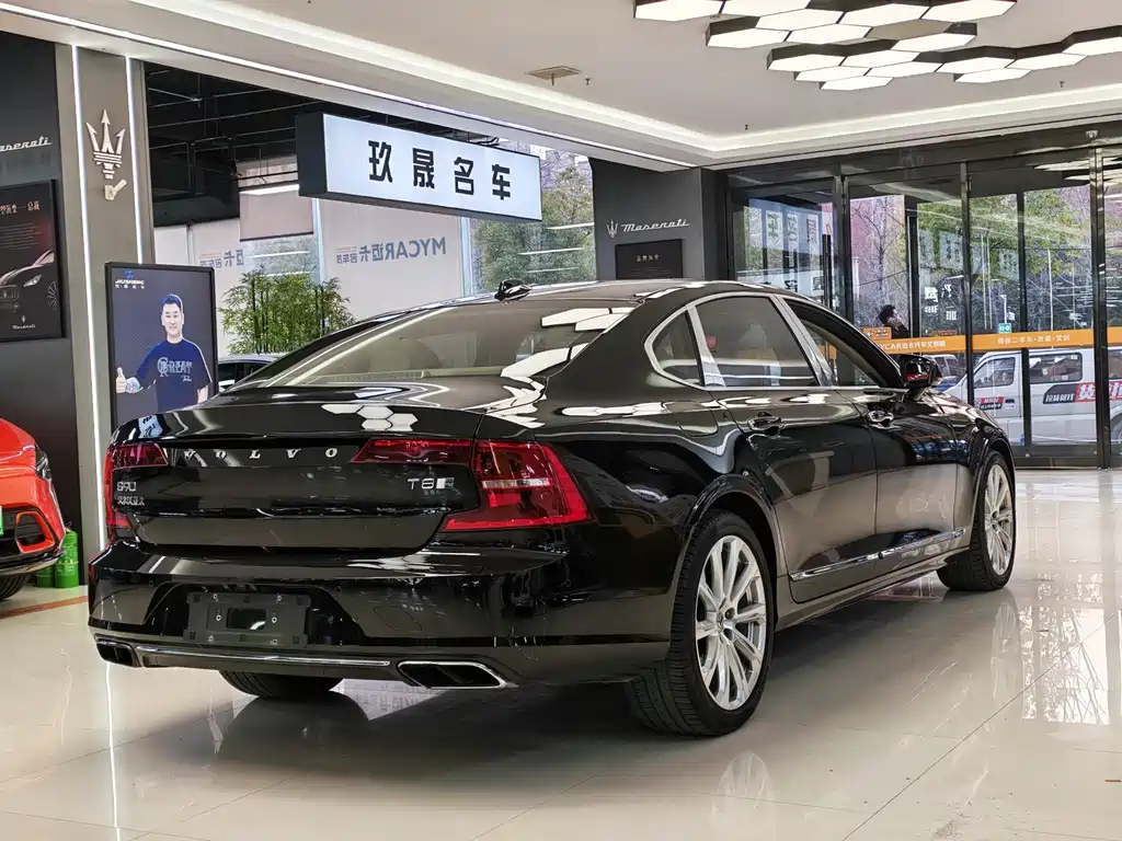 Volvo S90 Plug-in Hybrid 2019 T8 E-AWD Prestige Edition 3-seat National VI