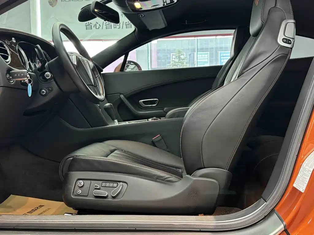 Audi A8 2012 4.0T GT V8