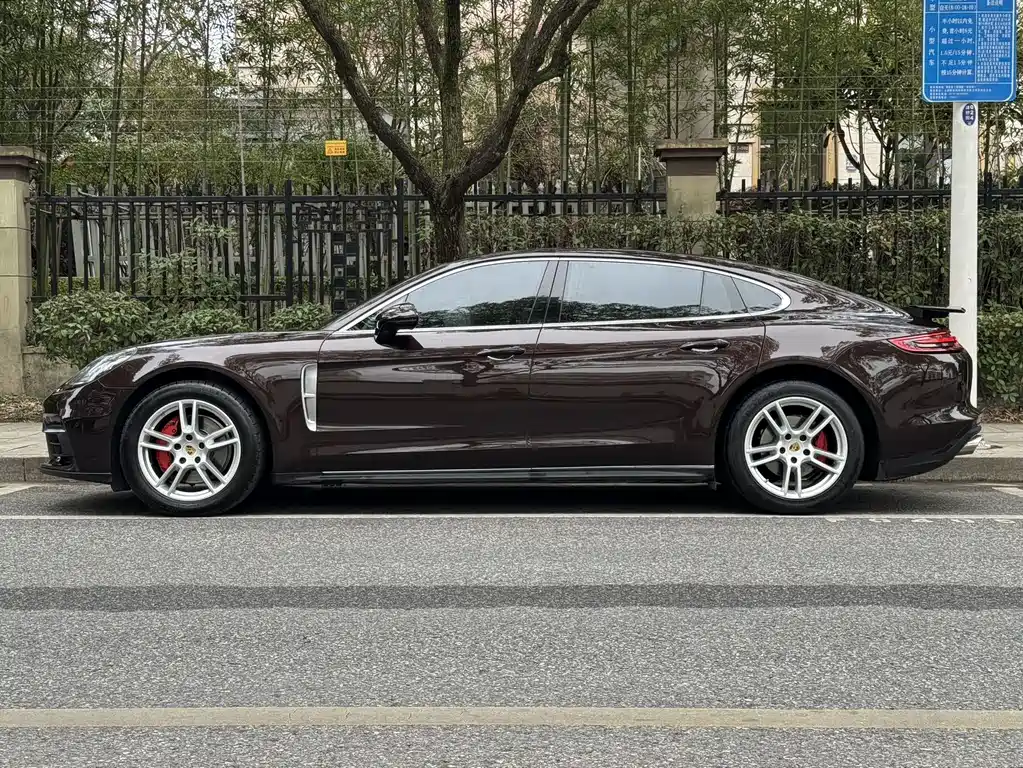 Panamera Executive Long Wheelbase 3.0T