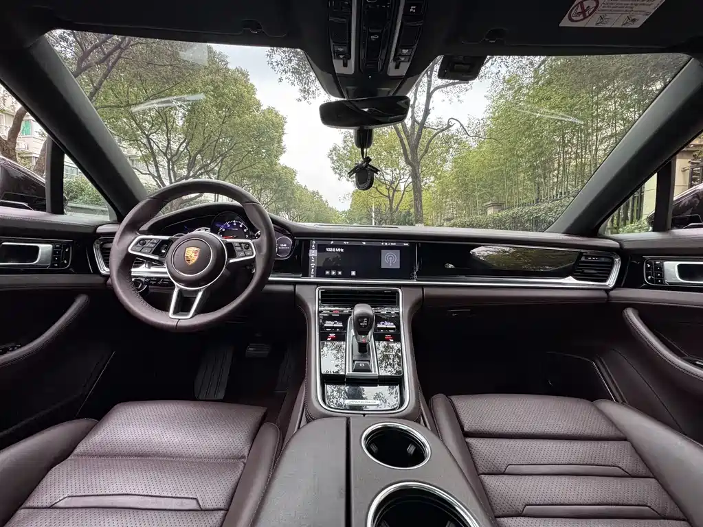 Panamera Executive Long Wheelbase 3.0T