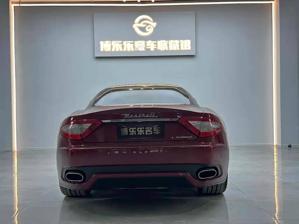 Gran Turismo 2009 4.7L Sport Automatic