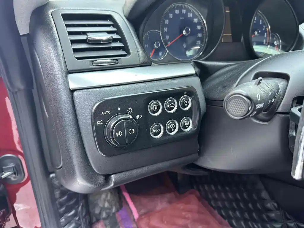 Gran Turismo 2009 4.7L Sport Automatic