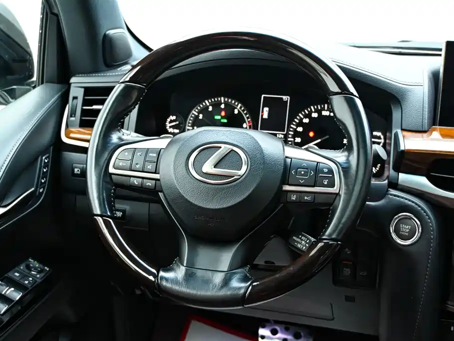 Lexus LX 2017 570 Luxury Edition