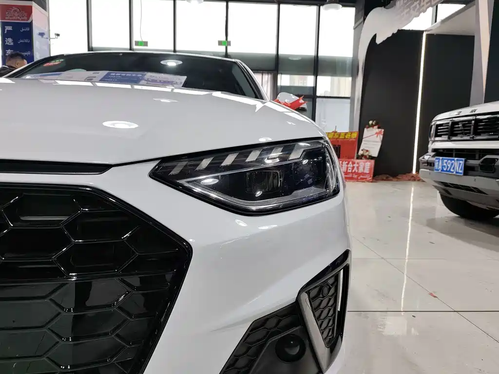 Audi A4L 2022 40 TFSI Luxury Dynamic Edition
