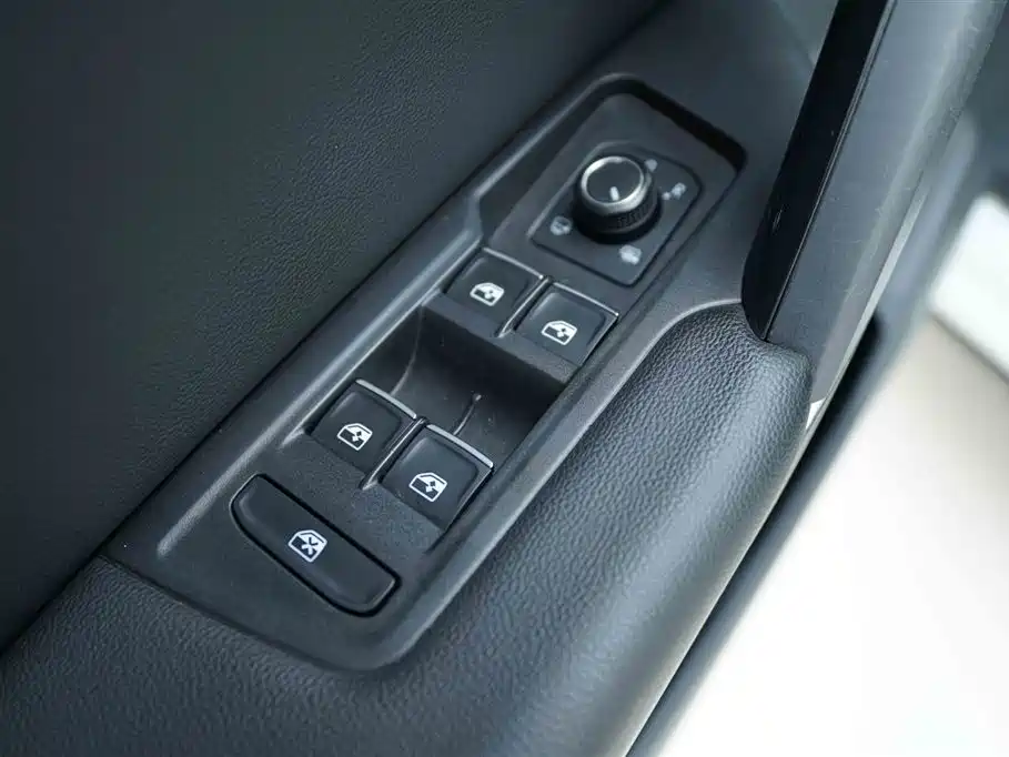 Tayron 2019 330 TSI Two-wheel Drive Luxury Edition National VI