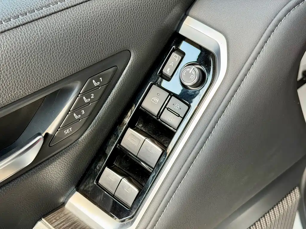 Land Cruiser (Import) LC300 2024 Model 3.5T Automatic