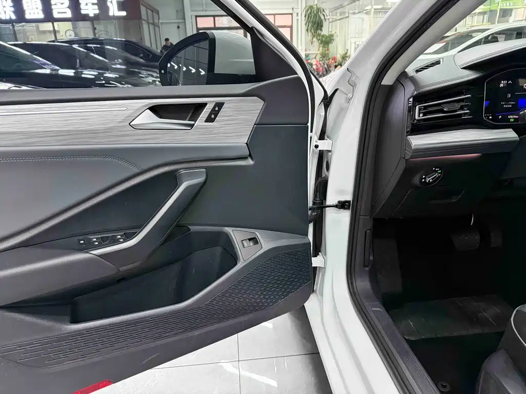 2023 Volkswagen Sagitar 280 TSI DSG Beyond Plus Edition