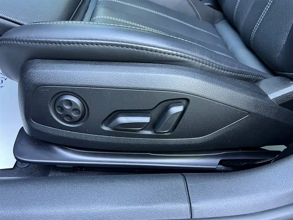 Audi A4L 2022 40 TFSI Sporty Dynamic Edition