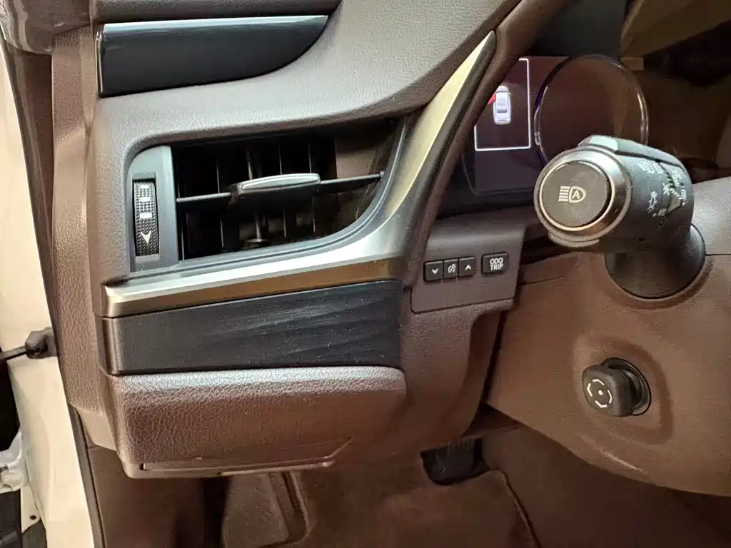 Lexus ES 2020 200 Excellence Edition