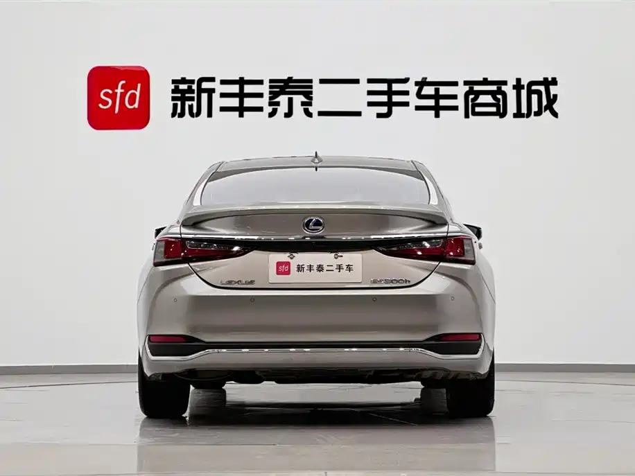 Lexus ES 2020 300h Excellence Edition