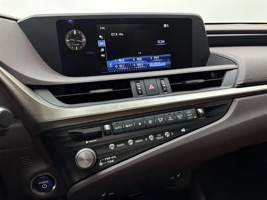 Lexus ES 2020 300h Excellence Edition