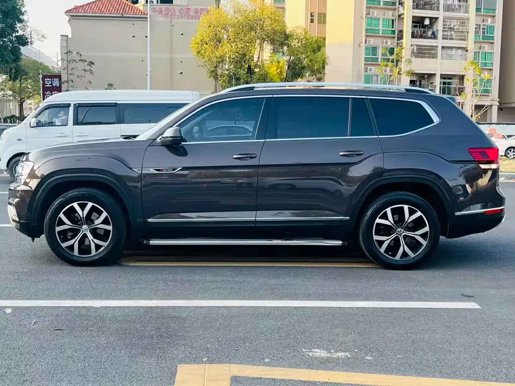 Tongyi Qianwen 2019 model 380TSI 4x4 luxury edition National VI