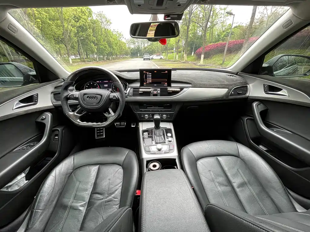 Audi A6L 2018 30th Anniversary Edition TFSI Sport Line