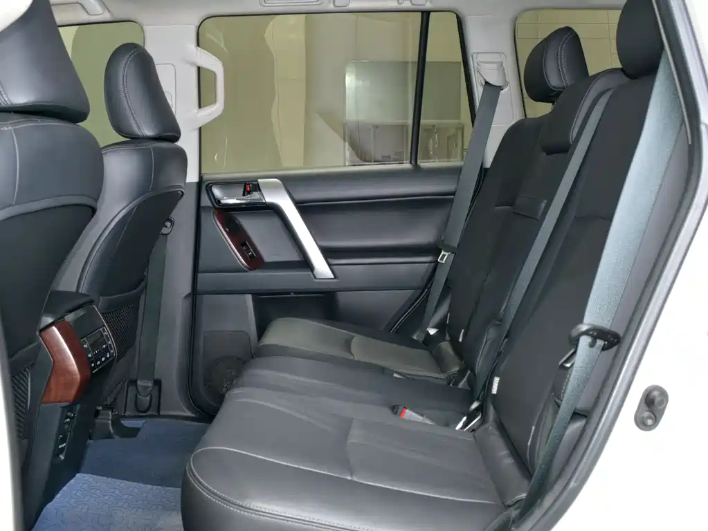 Prado 2016 3.5L Automatic TX-L NAVI