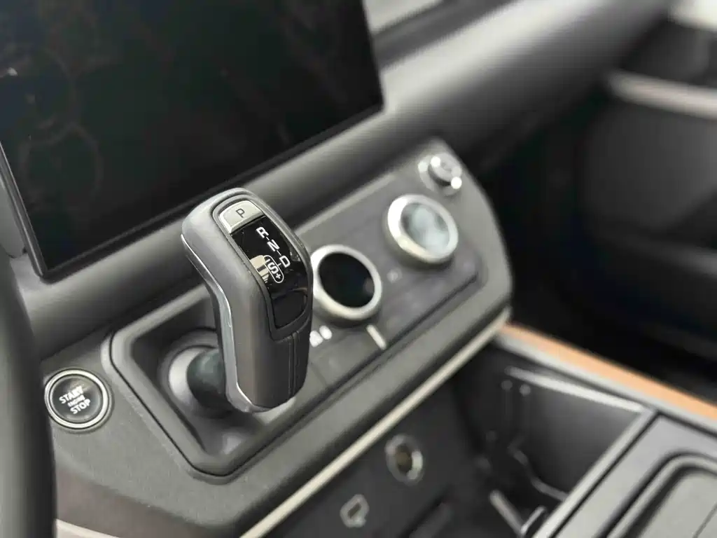 Land Rover Defender 2023 Edition 110 3.0T P400 X-DYNAMIC HSE
