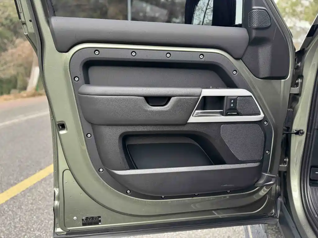 Land Rover Defender 2023 Edition 110 3.0T P400 X-DYNAMIC HSE