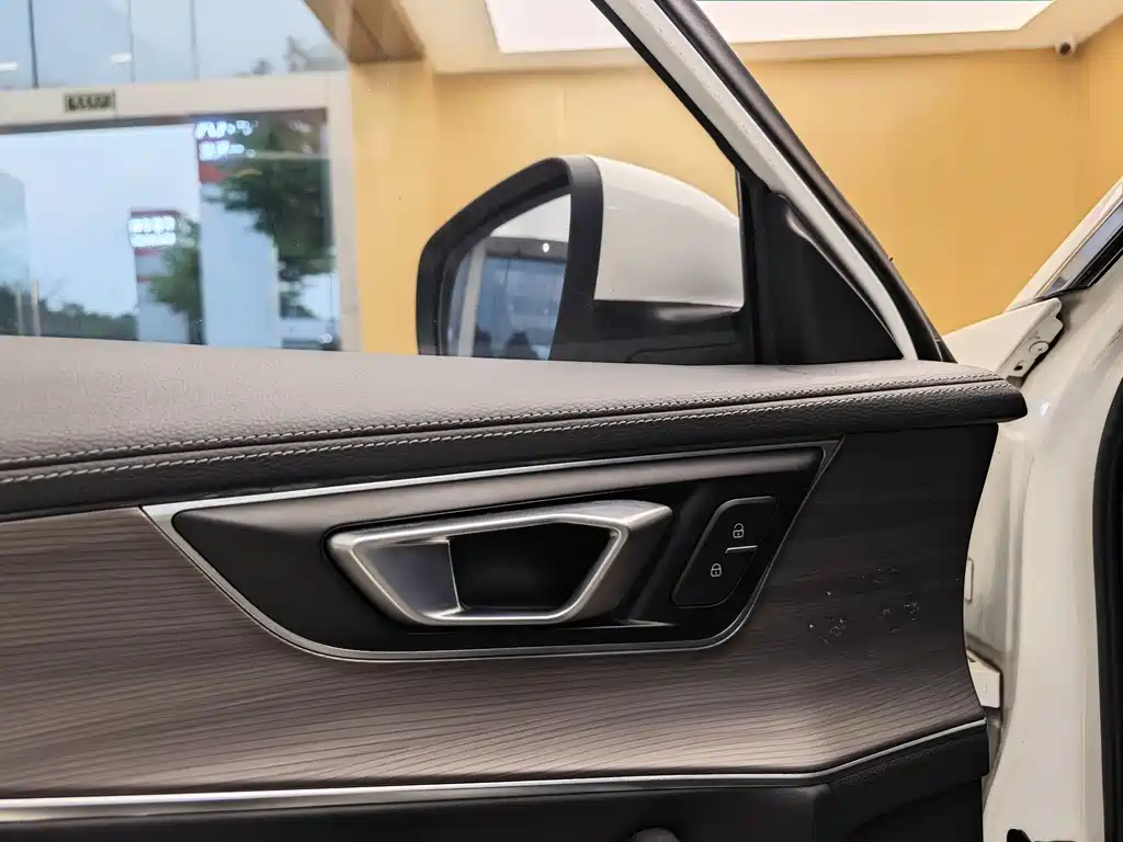 Huayue 8 2019 1.6TGDI Automatic Luxury Edition