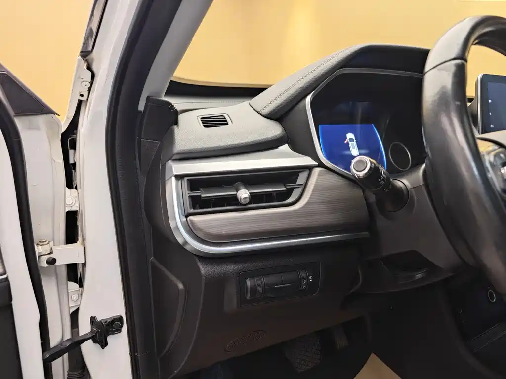 Huayue 8 2019 1.6TGDI Automatic Luxury Edition