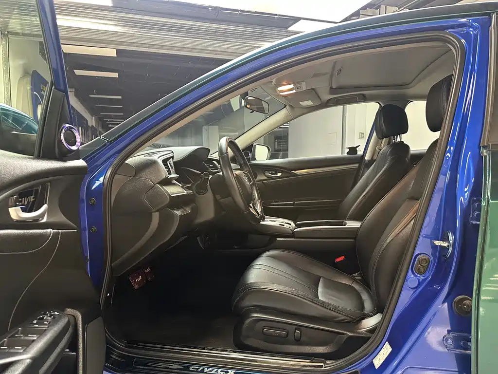 Civic 2016 220TURBO CVT Prestige Edition