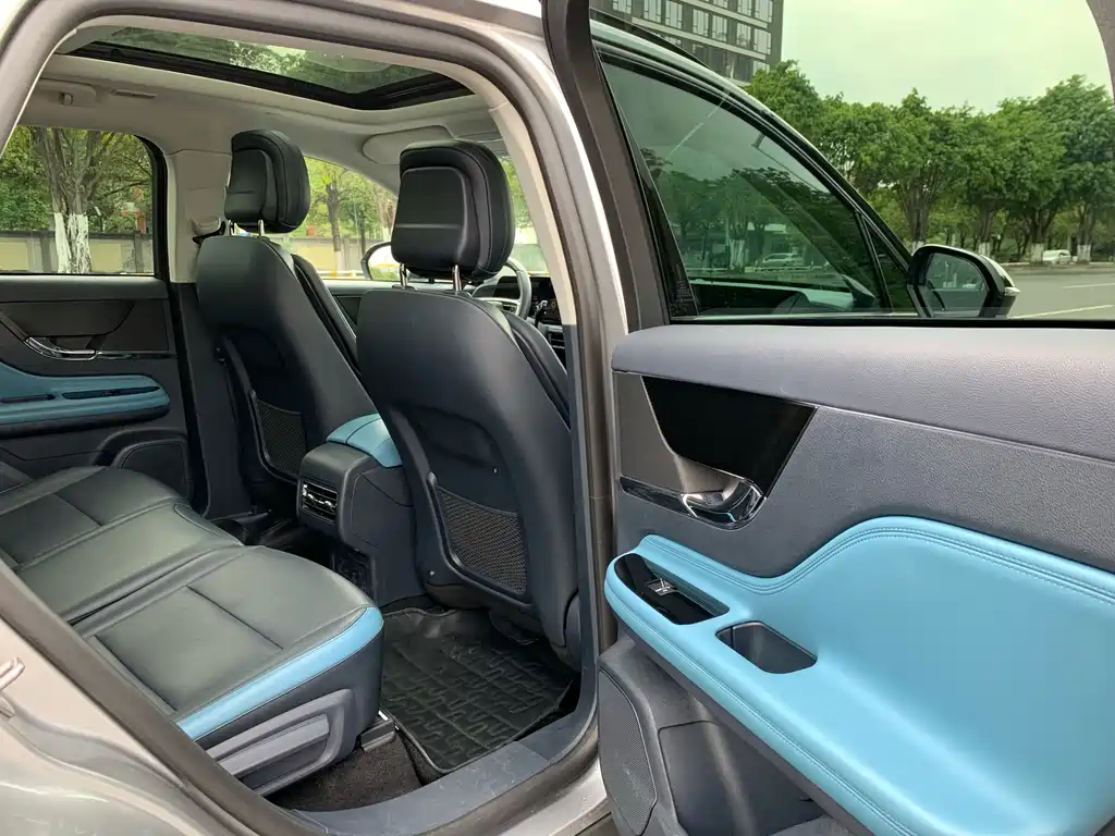 Explorer 2024 1.5T Two-Wheel Drive Premium Hybrid Edition