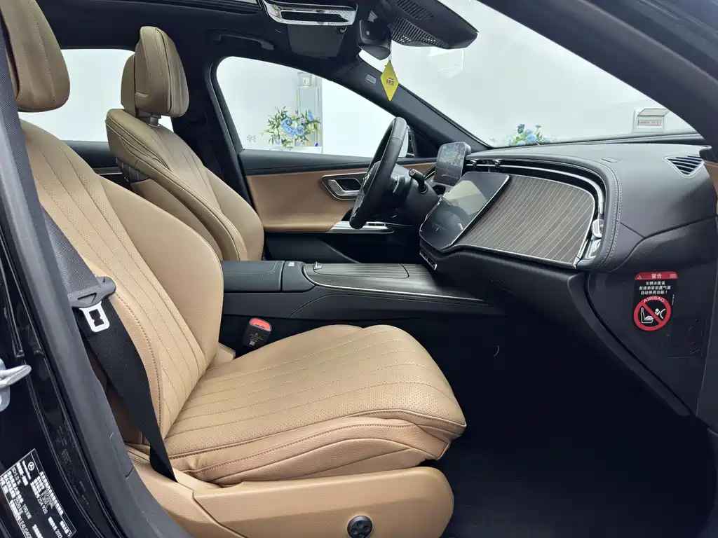 Mercedes-Benz E-Class 2025 E 300 L Fashion Edition