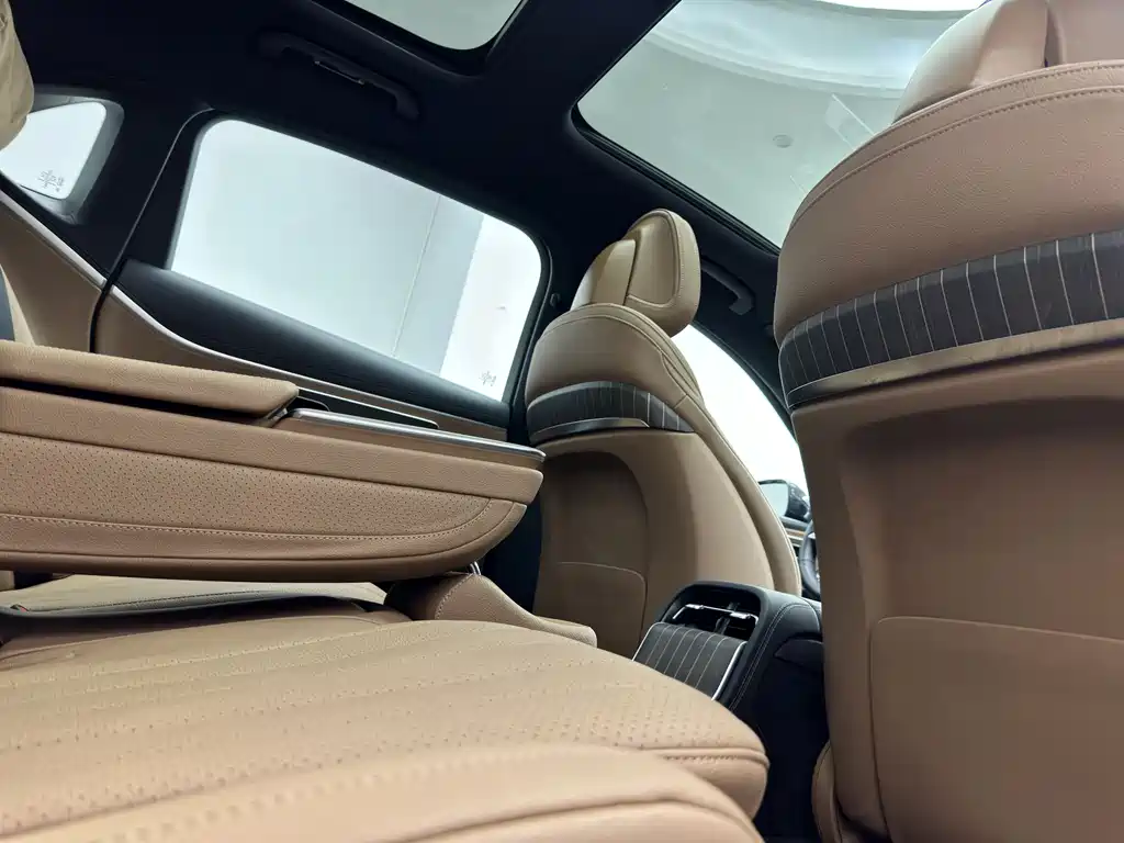 Mercedes-Benz E-Class 2025 E 300 L Fashion Edition