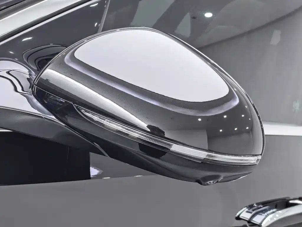 Mercedes-Benz E-Class 2025 E 300 L Fashion Edition