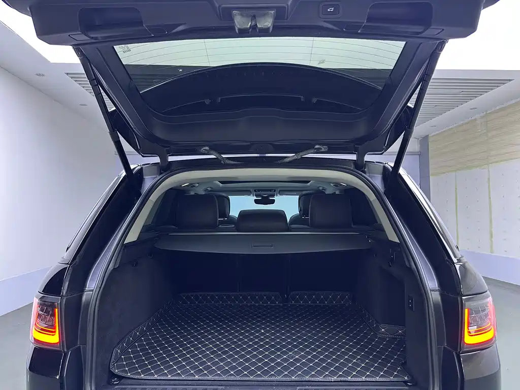 Range Rover Sport 2019 Special Edition