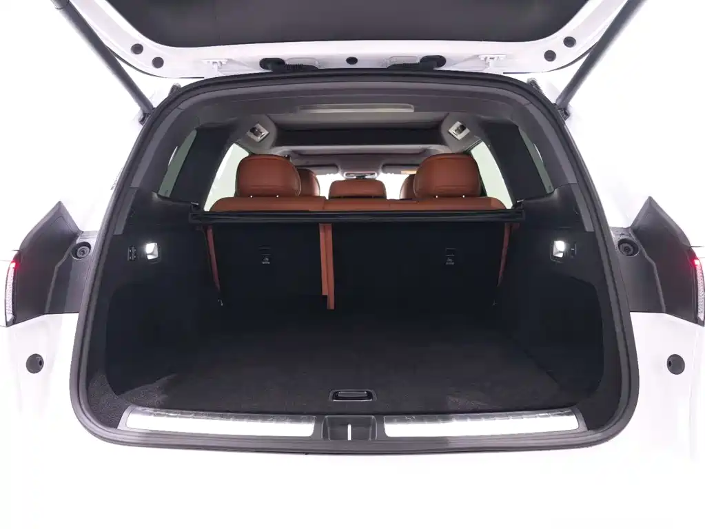 SUV M8 2025 Edition Range-Extended Ultra Version 53.4kWh 5-Seat Version (192-line LiDAR)