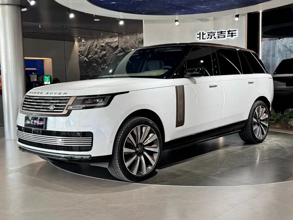 Range Rover 2024 3.0 L6 400PS SV尊荣创世加长版 4座