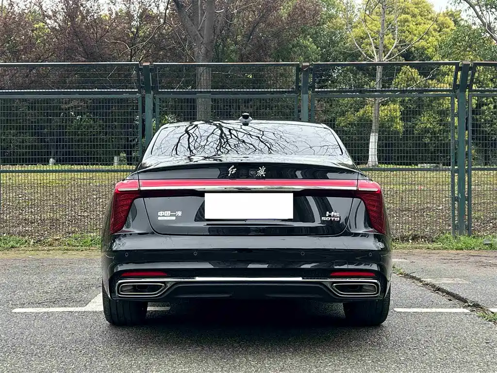 Hongqi H5 2025 Model 2.0T Automatic Qi Chang Edition