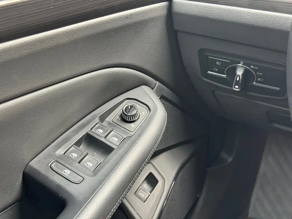 Huayang 2018 Model 380TSI Two-Wheel Drive Business Edition