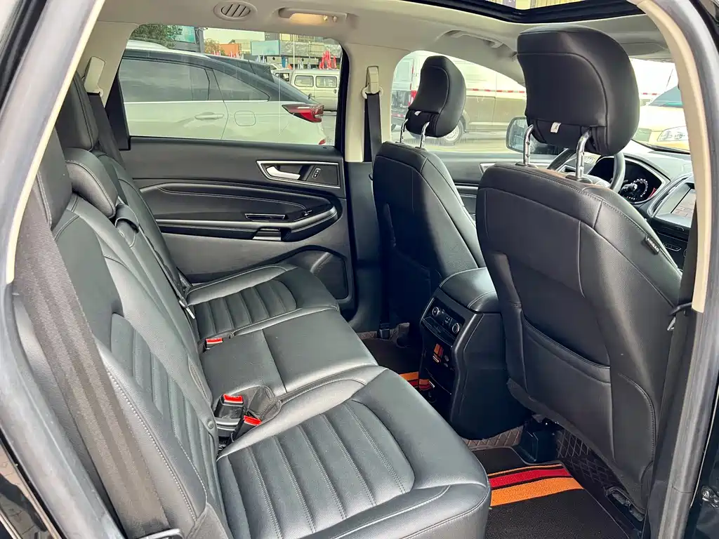 Ford Edge 2018 EcoBoost 245 2WD Luxury 7-seater National VI