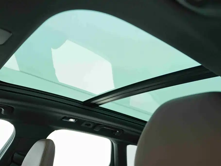 Volvo XC60 2023 B5 AWD Intelligent Distance Luxury Edition