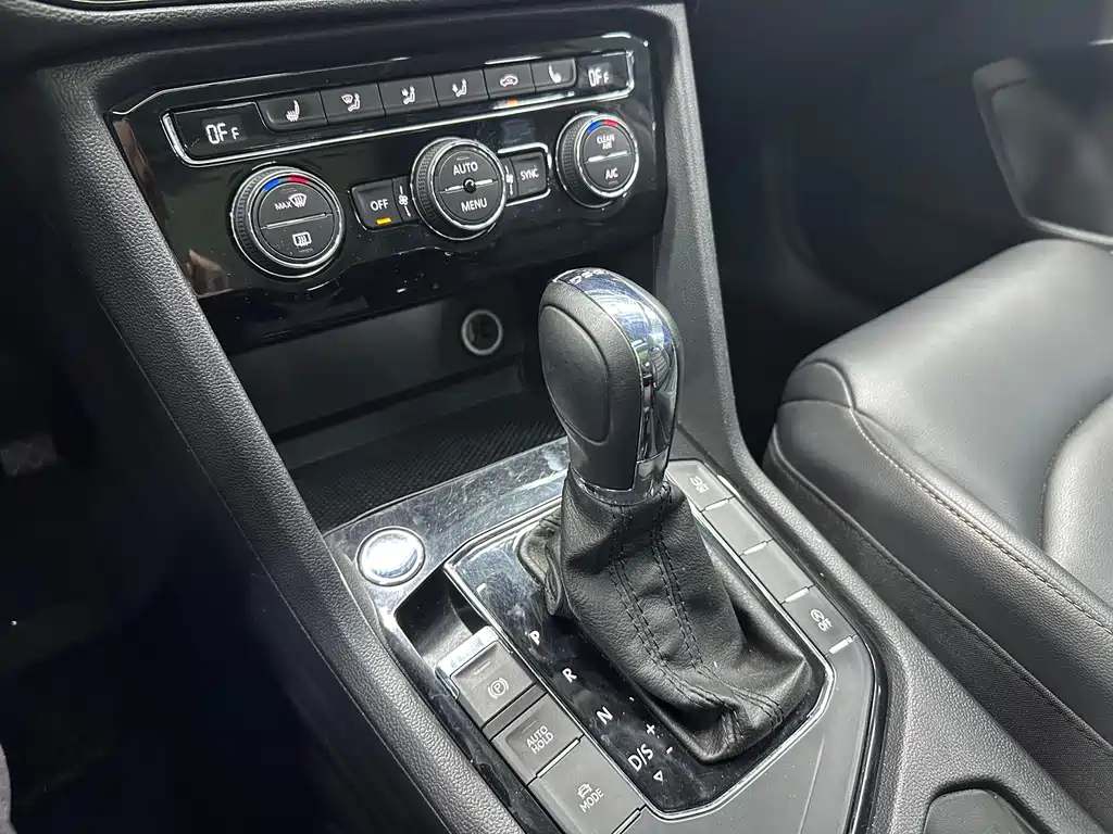 Tou岳 2019 330TSI 4x4 Luxury Edition National VI