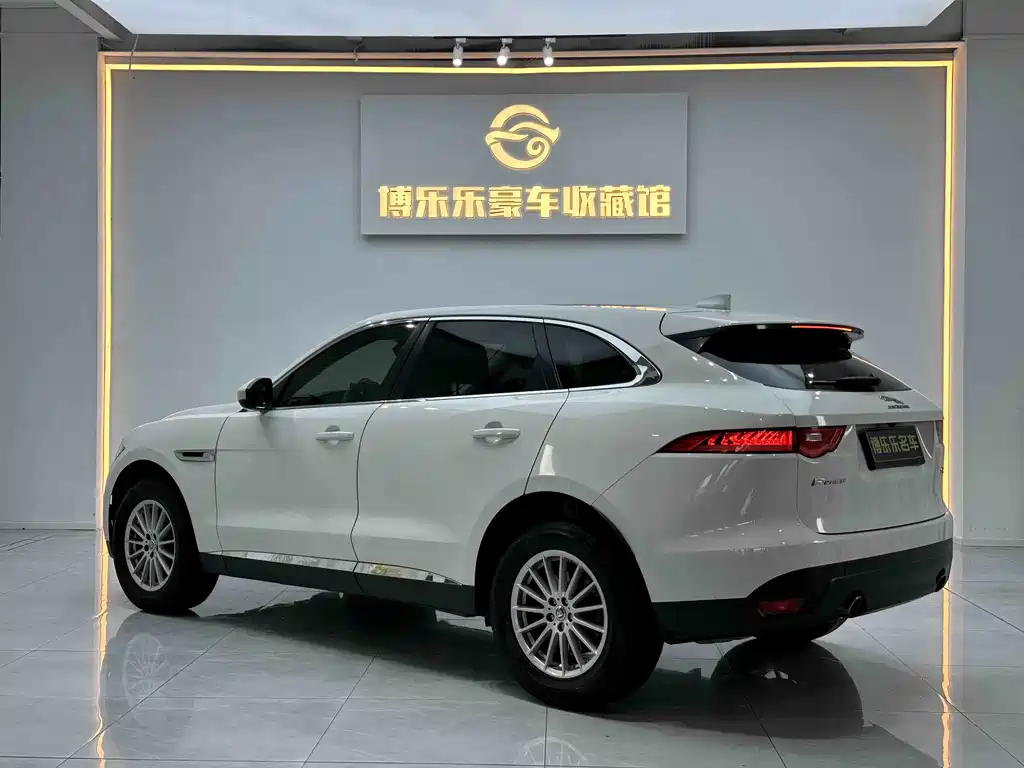 Jaguar F-PACE 2018 2.0T All-Wheel Drive Urban Luxury Edition