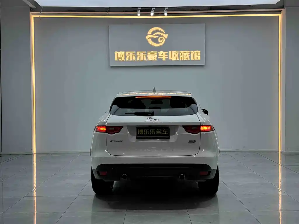 Jaguar F-PACE 2018 2.0T All-Wheel Drive Urban Luxury Edition