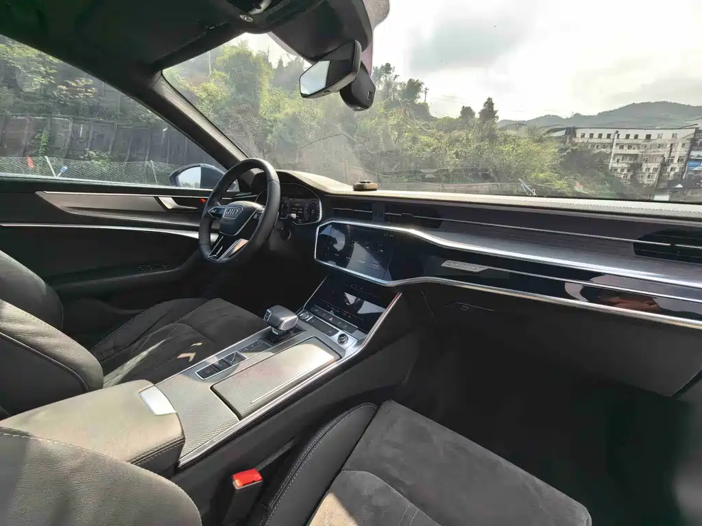 Audi A6L 2020 40 TFSI Luxury Dynamic Edition