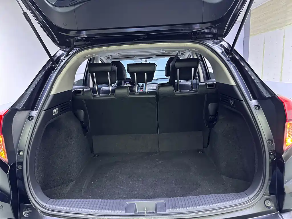 Crosstour 2017 1.8L CVT Two-wheel Drive Pioneer Edition