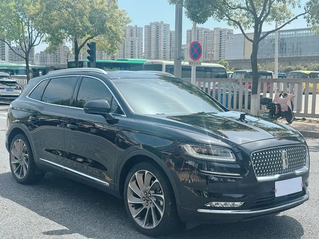 Navigator 2022 2.7T AWD Premium Edition