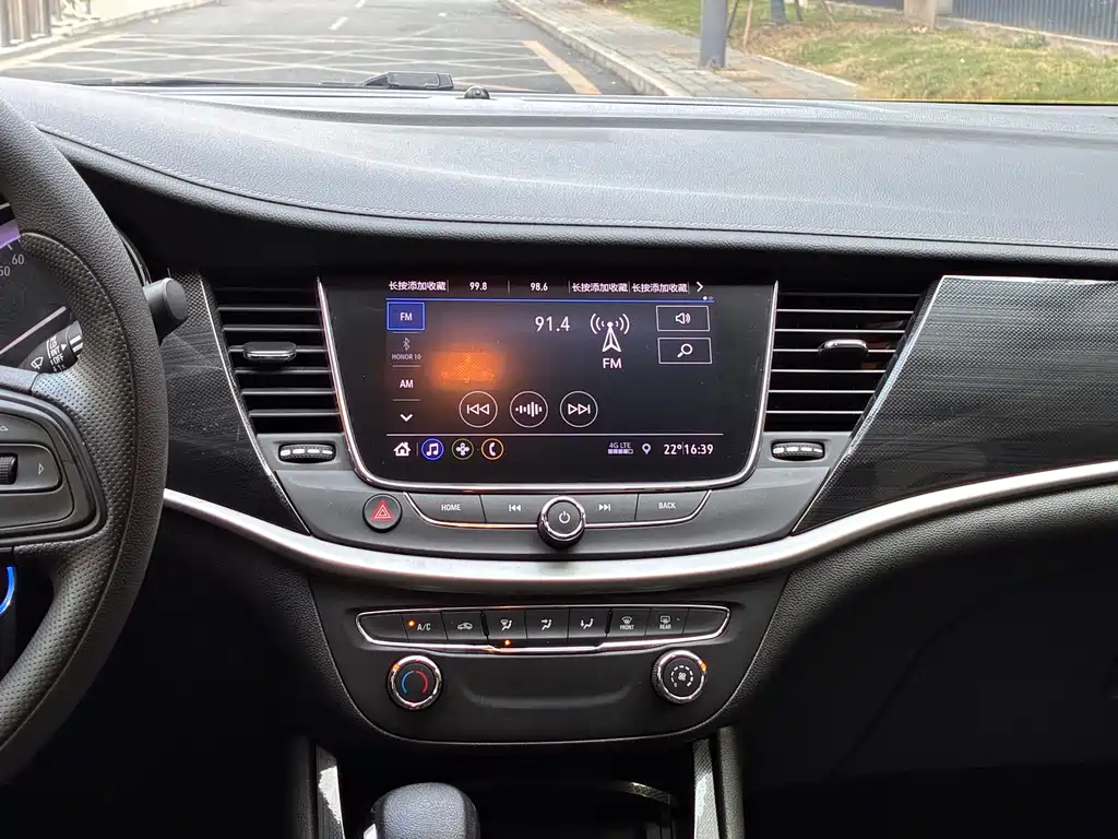 Veloster 2020 20T CVT Leading Edition