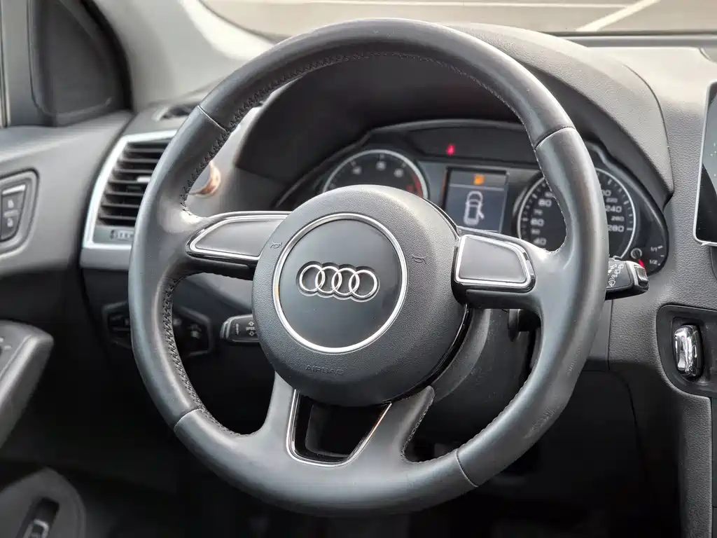 Audi Q5 2016 model 40 TFSI进取型