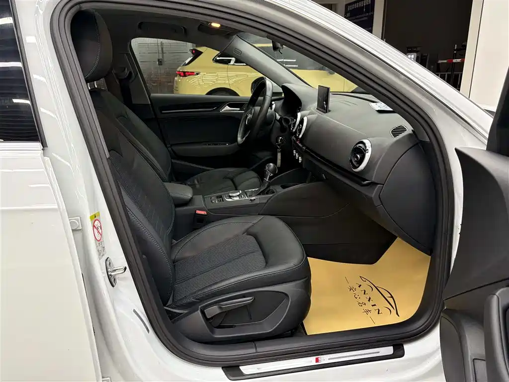 Audi A3 2019 Sportback 35 TFSI Style Edition National V