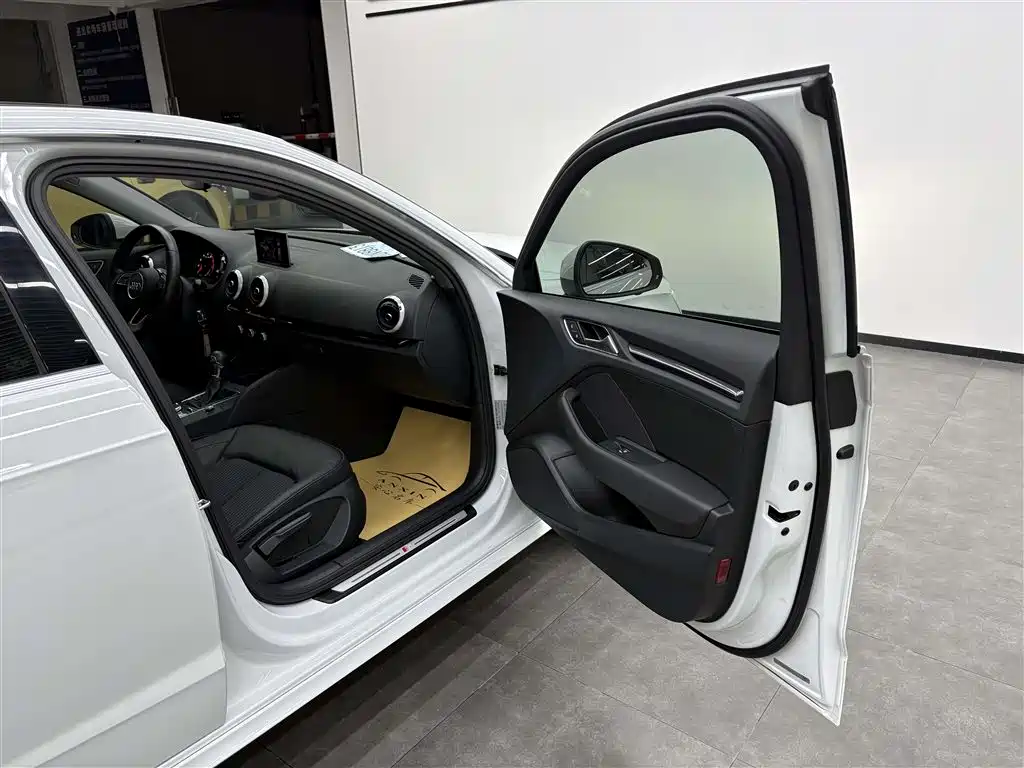 Audi A3 2019 Sportback 35 TFSI Style Edition National V